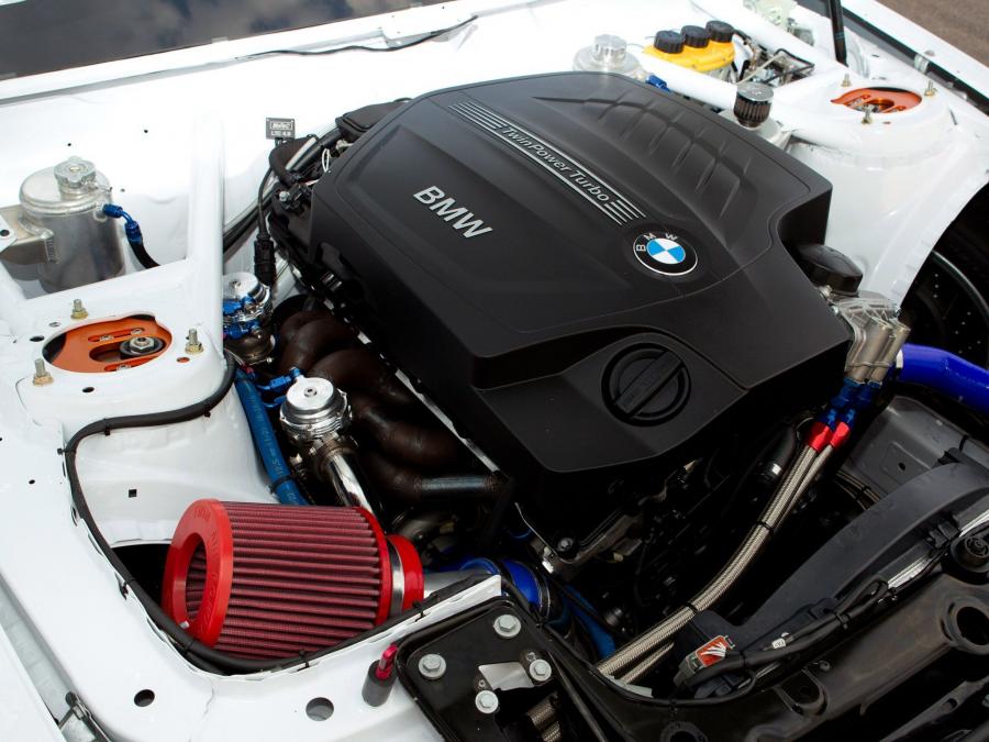  BMW 3-Series Race Car 2012 года  (фото 4 из 18)